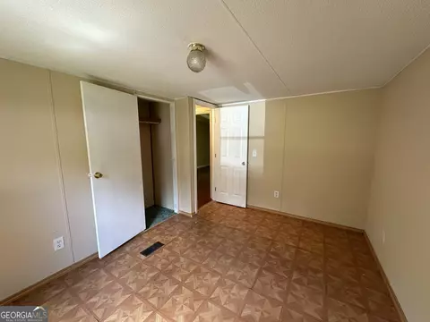 Bedroom - 299 Oakwood Ln, Toccoa, GA 30577 photo 3 of 6