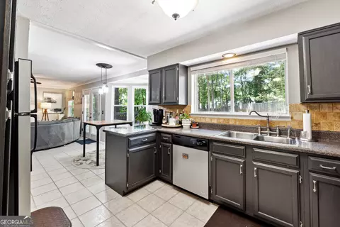 4031 E Meadow Dr, Duluth, GA 30096 photo 13