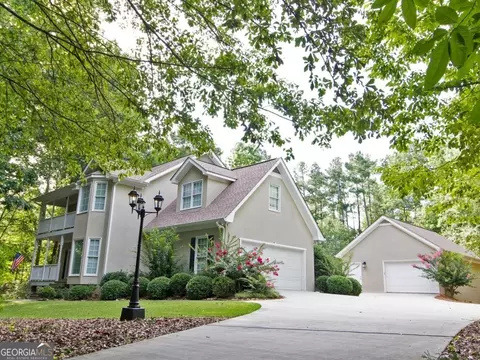 210 Farr Lake Dr, Tyrone, GA 30290