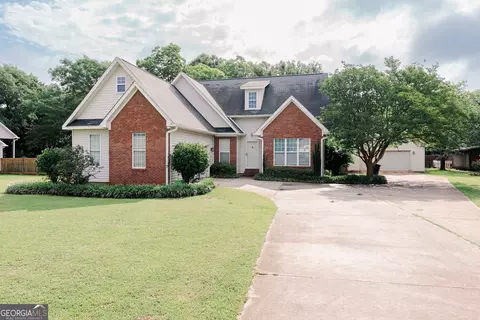 125 Lake Lillian Dr, Perry, GA 31069