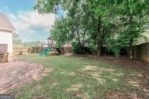 Exterior - 125 Lake Lillian Dr, Perry, GA 31069 photo 4 of 5