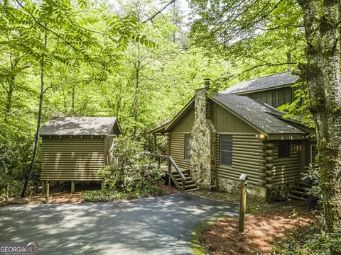 240 Donna Lee Ln, Mineral Bluff, GA 30559