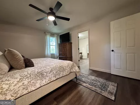Bedroom - 353 Lewis Cir, Commerce, GA 30529 photo 2 of 7