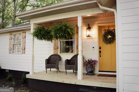 Exterior - 353 Lewis Cir, Commerce, GA 30529 photo 2 of 6