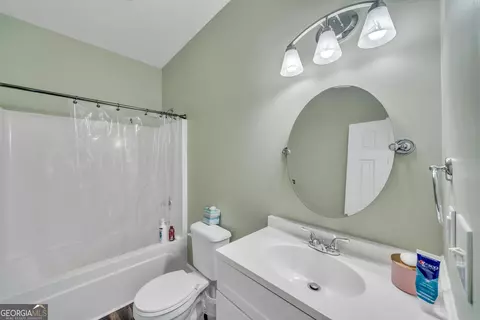 Bath - 906 Washington St, Perry, GA 31069 photo 3 of 3
