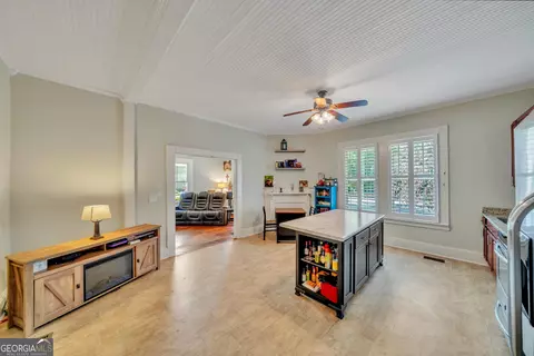 Kitchen - 906 Washington St, Perry, GA 31069 photo 3 of 3