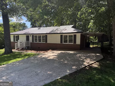 105 Dogwood Dr, Lagrange, GA 30240