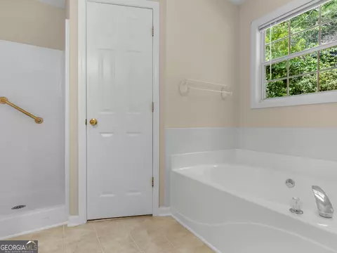 Bath - 264 Keller Dr, Mcdonough, GA 30252 photo 4 of 5