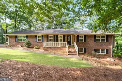 71 Seminole Trl SW, Cartersville, GA 30120