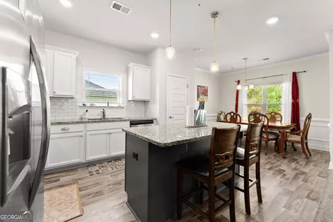 Kitchen - 2289 Remington Dr, Commerce, GA 30529 photo 6 of 9