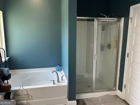 Bath - 2289 Remington Dr, Commerce, GA 30529 photo 2 of 7