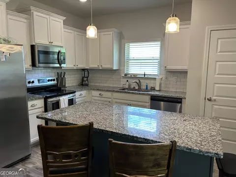 Kitchen - 2289 Remington Dr, Commerce, GA 30529 photo 1 of 9