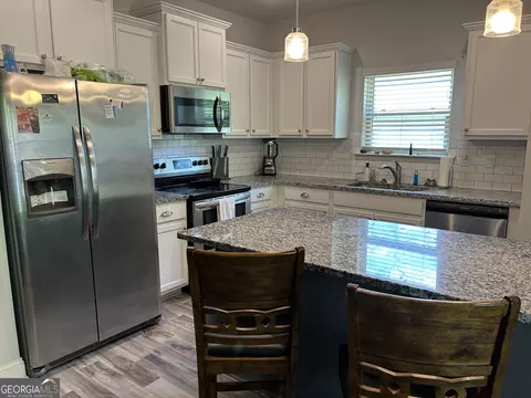 Kitchen - 2289 Remington Dr, Commerce, GA 30529 photo 2 of 9