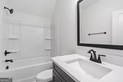 Bath - 155 Hawthorne Ln, Forsyth, GA 31029 photo 12 of 13