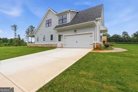 Exterior - 155 Hawthorne Ln, Forsyth, GA 31029 photo 9 of 10