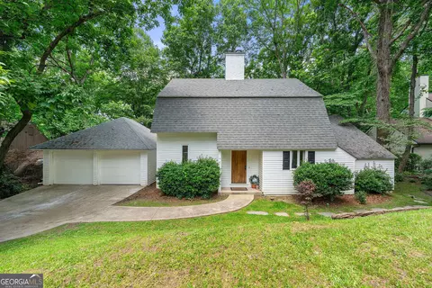 4018 Dunbarton Way NE, Roswell, GA 30075