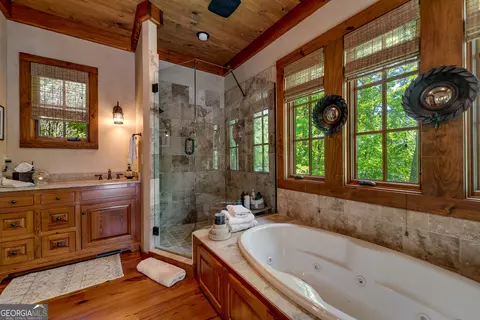 Bath - 4334 Murray Cove Rd, Tiger, GA 30576 photo 1 of 6