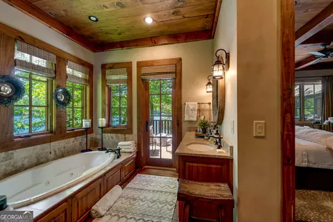 Bath - 4334 Murray Cove Rd, Tiger, GA 30576 photo 2 of 6