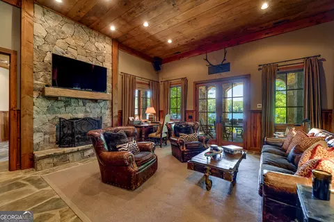 Living - 4334 Murray Cove Rd, Tiger, GA 30576 photo 5 of 6