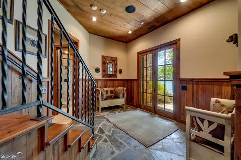 Entry Way - 4334 Murray Cove Rd, Tiger, GA 30576 photo 3 of 3