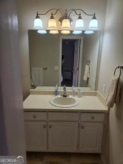 Bath - 100 Riverside, Valley, AL 36854 photo 3 of 3