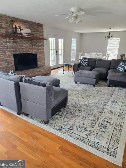 Living - 100 Riverside, Valley, AL 36854 photo 1 of 2