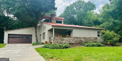 8 Ridge Rd SW, Cave Spring, GA 30124