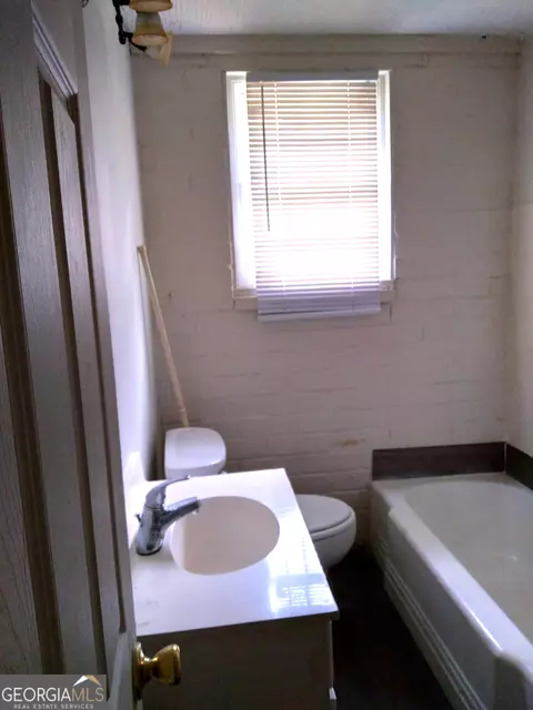 Bath - Undisclosed, Macon, GA 31204 photo 1 of 3