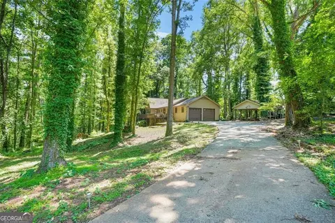 Exterior - 5837 Fox Run, Rex, GA 30273 photo 8 of 9