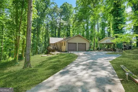 Exterior - 5837 Fox Run, Rex, GA 30273 photo 5 of 9