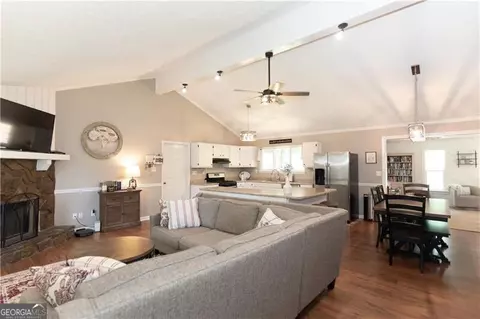 510 Whistlestop Dr, Woodstock, GA 30189