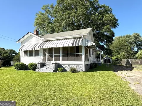 132 Carey St, Elberton, GA 30635