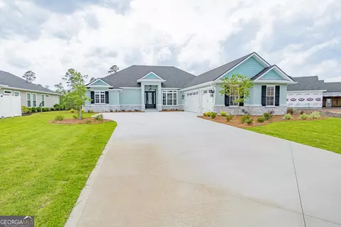 215 Jake Colton Dr, Kingsland, GA 31548