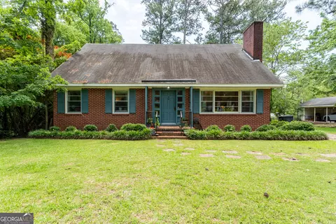 240 Lakeshore Dr, Milledgeville, GA 31061