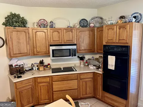 Kitchen - 363 Cedar Rd, Uvalda, GA 30412 photo 3 of 5