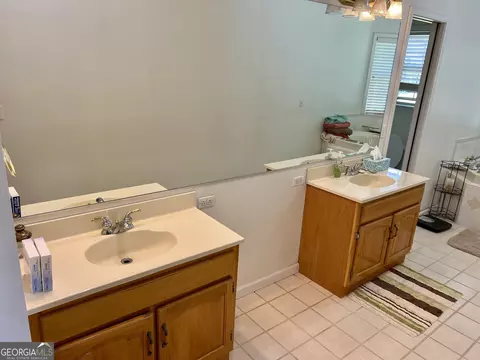 Bath - 363 Cedar Rd, Uvalda, GA 30412 photo 4 of 8