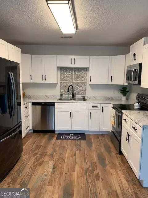 Kitchen - 3827 Avant Rd, Blackshear, GA 31516 photo 1 of 2