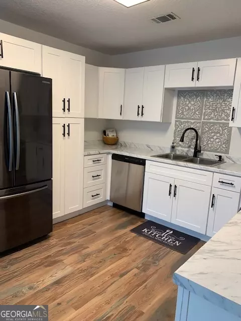 Kitchen - 3827 Avant Rd, Blackshear, GA 31516 photo 2 of 2