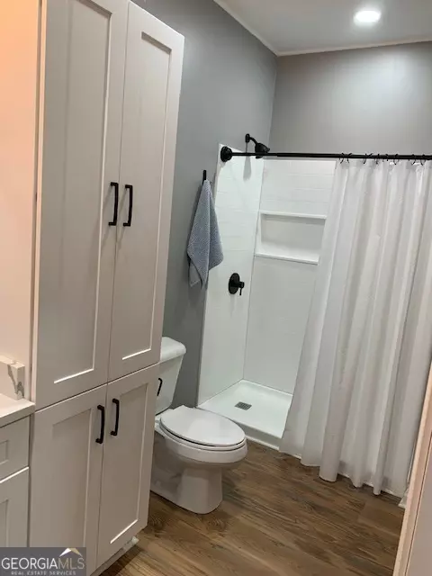 Bath - 3827 Avant Rd, Blackshear, GA 31516 photo 3 of 5