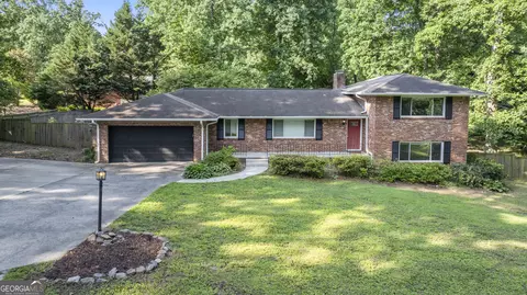 23 Hunting Creek Dr, Marietta, GA 30068