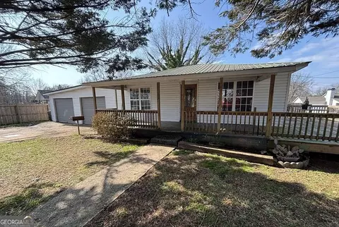 6205 Helen St, Lula, GA 30554