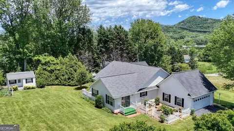 2008 Hidden Valley Rd, Hiawassee, GA 30546