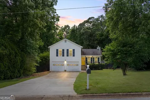 4255 Hidden Meadow Cir, Sugar Hill, GA 30518