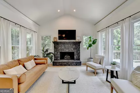 Living - 7920 Tintern Trce #298, Duluth, GA 30097 photo 4 of 7
