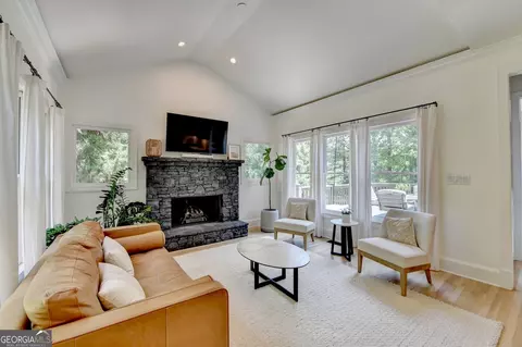 Living - 7920 Tintern Trce #298, Duluth, GA 30097 photo 5 of 7