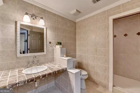 Bath - 7920 Tintern Trce #298, Duluth, GA 30097 photo 14 of 15