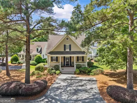 1015 Marina Cove Ct, Greensboro, GA 30642
