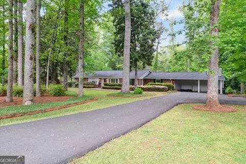 302 Chinquapin Dr SW, Marietta, GA 30064