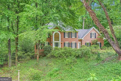 8470 Valemont Dr, Atlanta, GA 30350