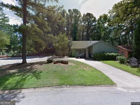 8636 Woodside Ln, Jonesboro, GA 30238